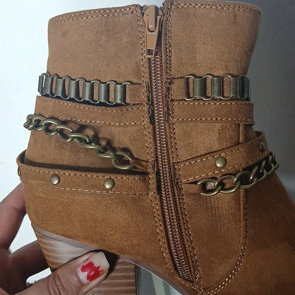 JustFab Kualeah Chain Strap Ankle Boots Size 9 - Picture 11 of 15